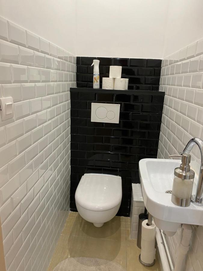 Large And Unique Souplex 60Sqm, Well Located Apartment Paris Bagian luar foto