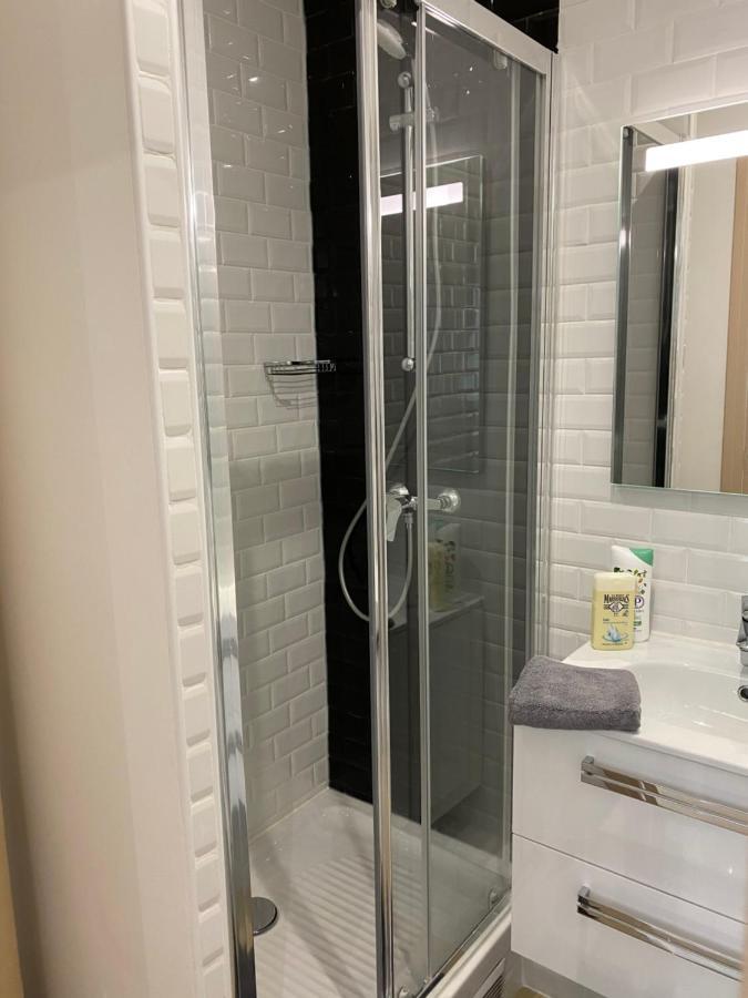 Large And Unique Souplex 60Sqm, Well Located Apartment Paris Bagian luar foto